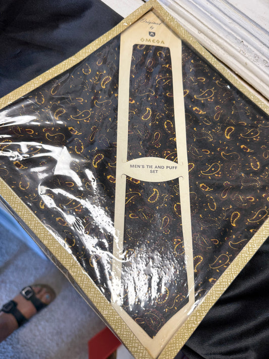 Omega Paisley Mens Tie and Puff Set Brown