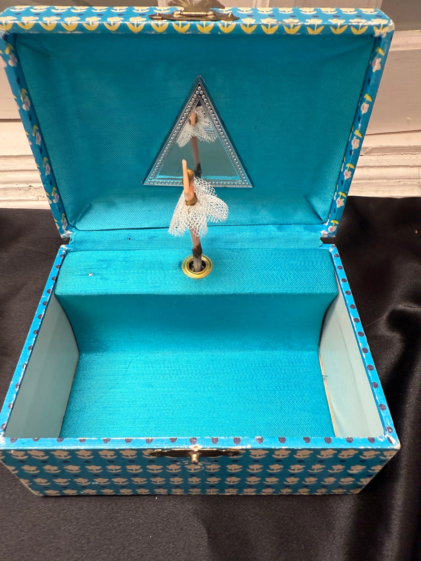 Vintage Girls Ballerina Jewelry Music Box