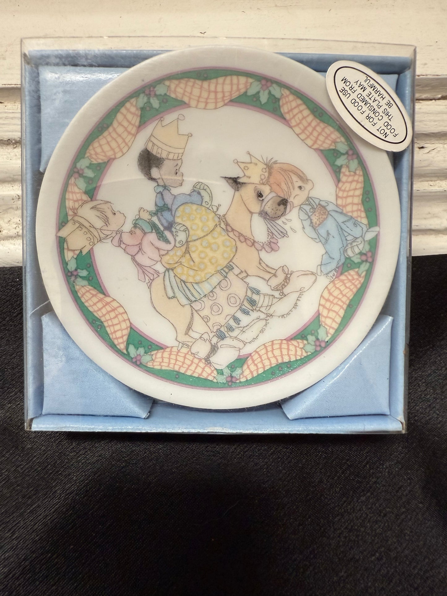 Precious Moments Childrens Pageant  Nativity Mini Plate Ornament