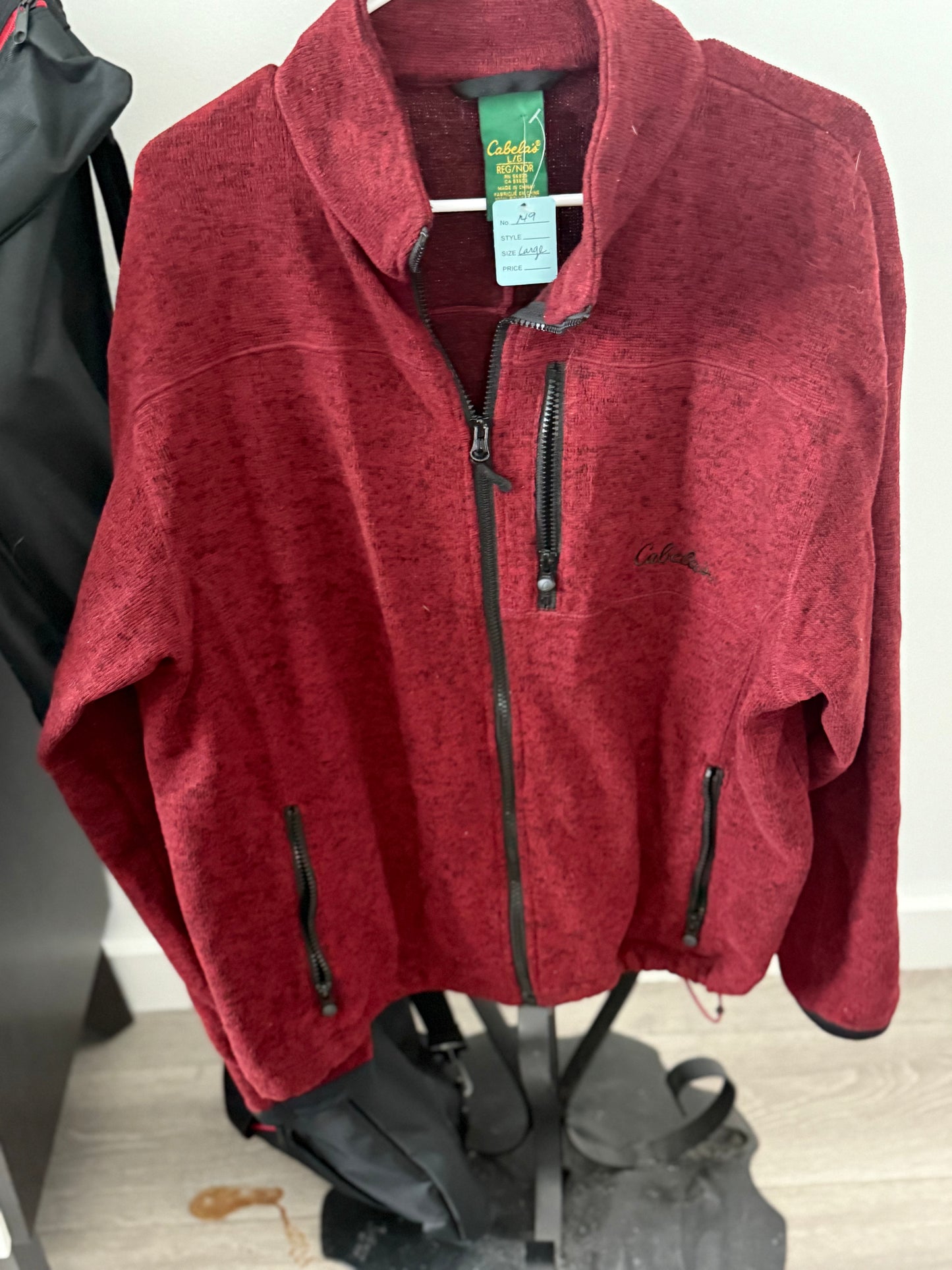 Cabelas Large Zippered Jacket Large Red/Black Gently Worn