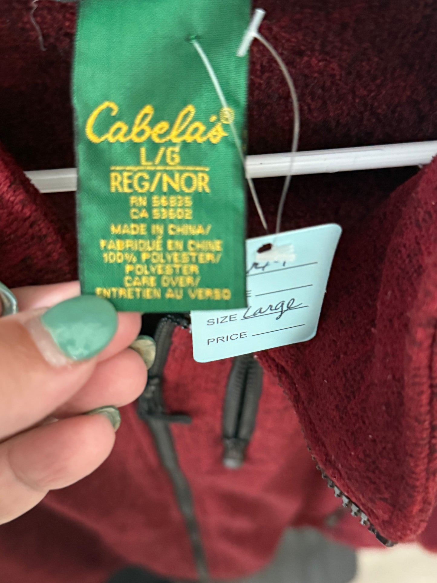 Cabelas Large Zippered Jacket Large Red/Black Gently Worn